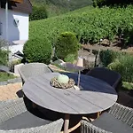Weinburg -das *