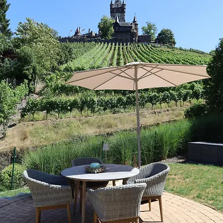 Weinburg -das *